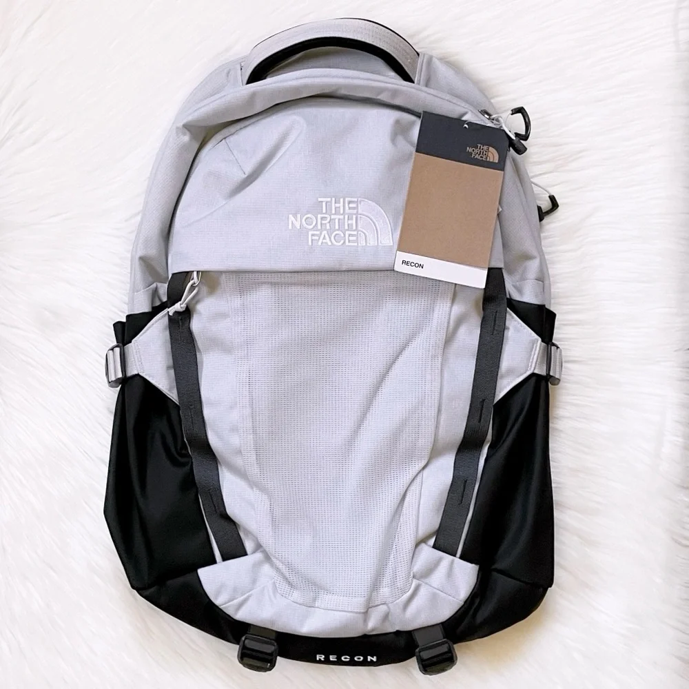 The North Face Recon 30 Liter Backpack